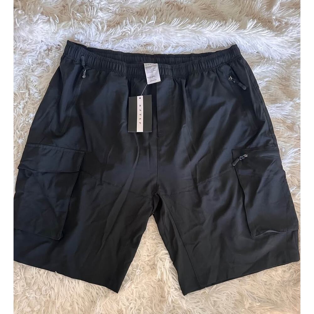 NWT: men’s loose fit padded bike shorts (xxl)